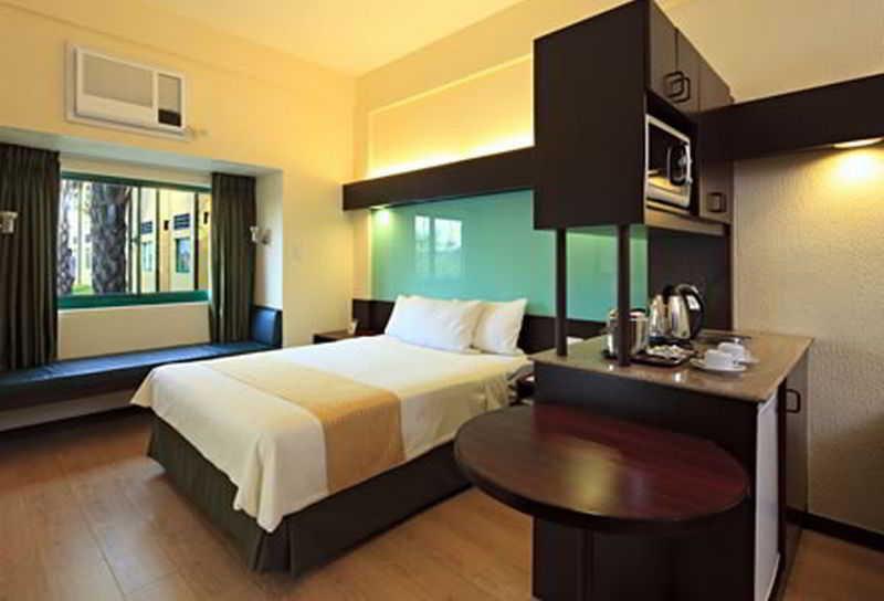 Microtel By Wyndham Cabanatuan Exterior photo