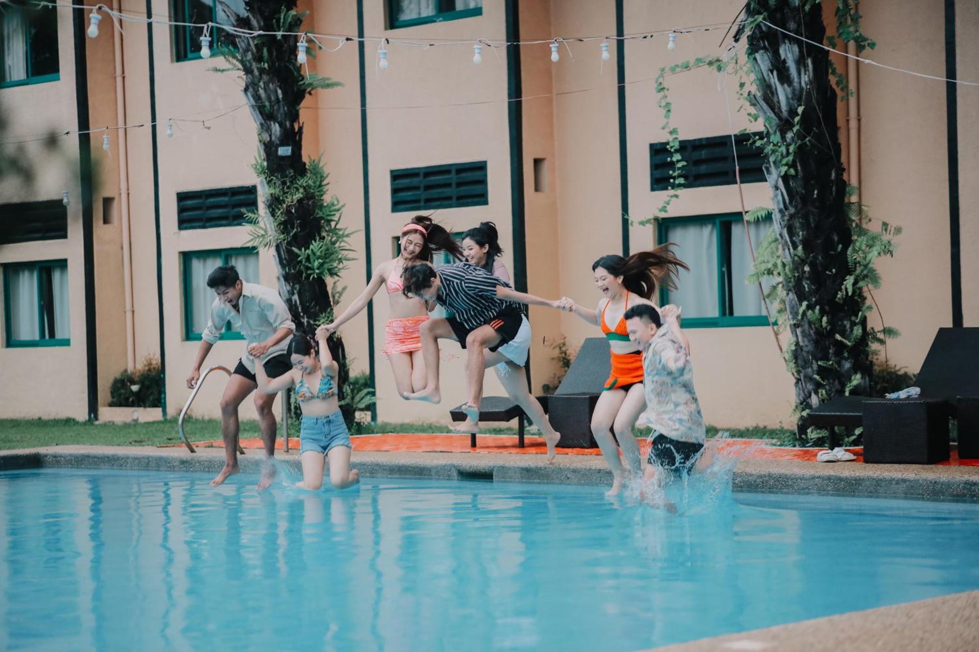 Microtel By Wyndham Cabanatuan Exterior photo