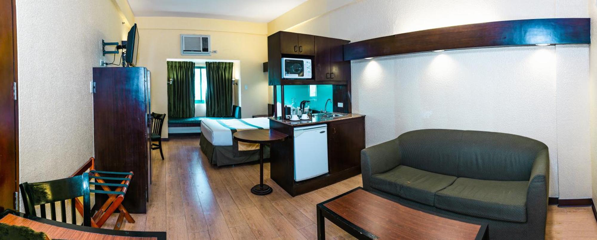 Microtel By Wyndham Cabanatuan Exterior photo